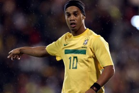 “安赫尔·巴尔博萨的反击速度与精准传球，成为阿根廷美洲狮队的核心动力”