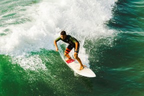 中国足球俱乐部引导退役球员参与基层培训，中国足球退役球星