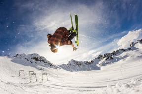 中国足球青训培训师开展教案标准统一工作，中国足球青训营都有哪些