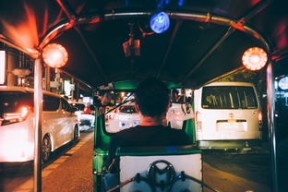 《堡垒之夜》“未来光影”赛季，创意无限，精彩不断！